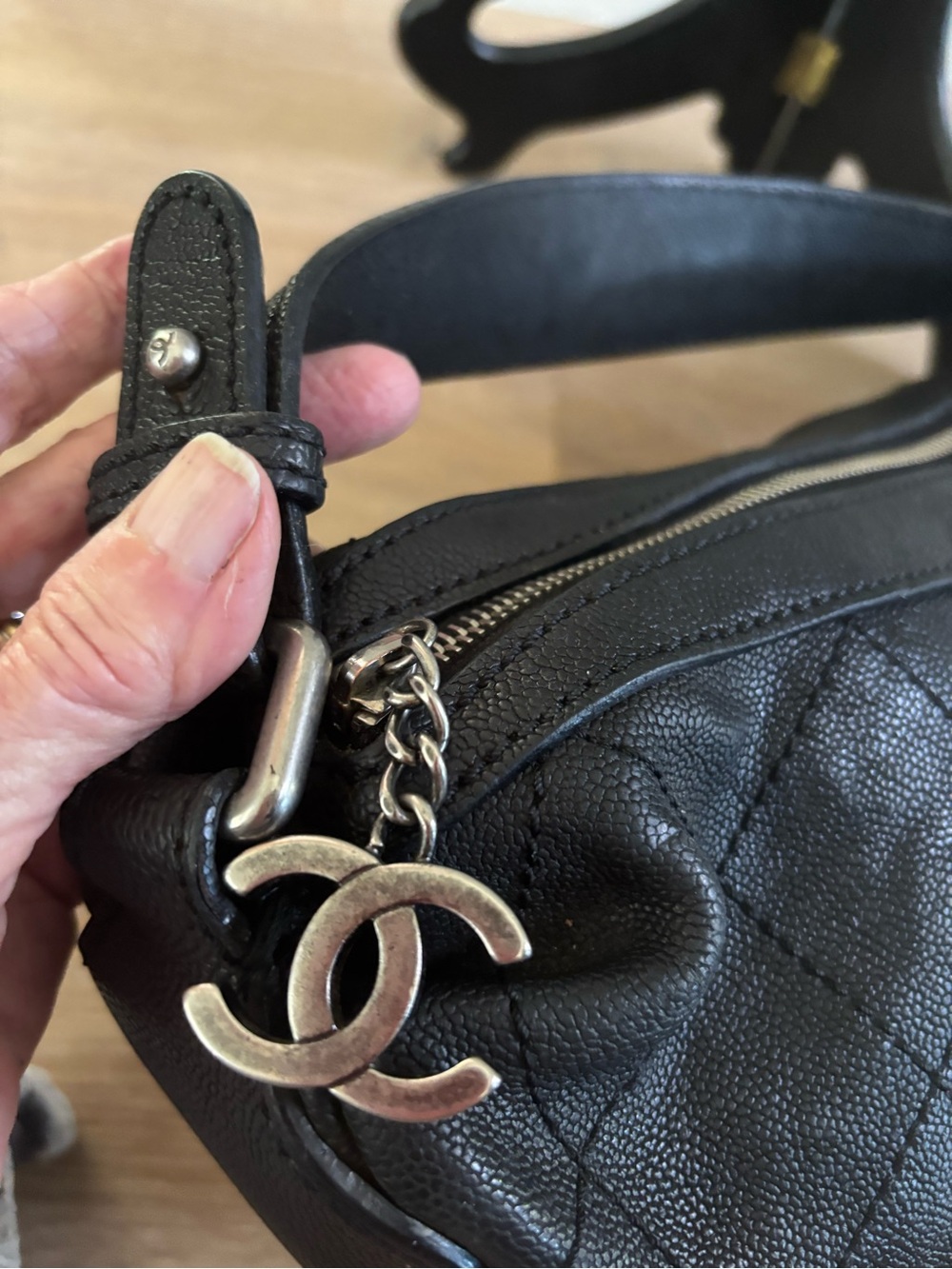 Chanel vintage quilted black caviar  CC outdoor ligne hobo bag - Picture 9 of 16